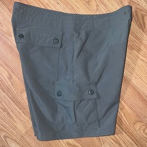 Ladies Patagonia green shorts with pockets sz 2